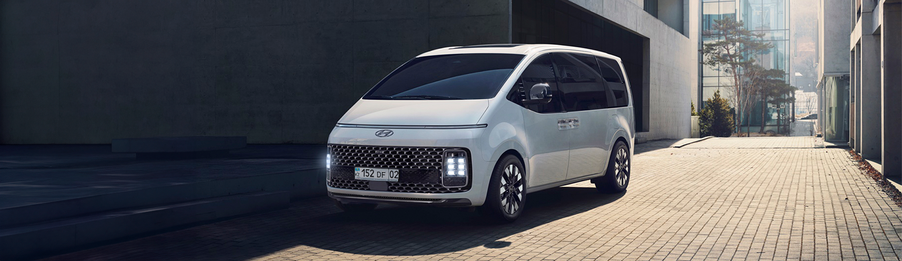 Цена и комплектация нового Hyundai Staria в Алматы