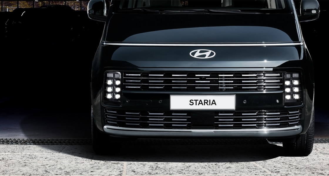 Hyundai Обновленная STARIA, Эксклюзивті дизайн (хромдалған радиатор торы, бампер), жарықдиодты күндізгі жүріс шамдары